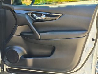 Nissan Qashqai 2017 4X4 BLACK EDITION CAM360-thumb-44