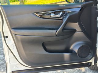Nissan Qashqai 2017 4X4 BLACK EDITION CAM360-thumb-43