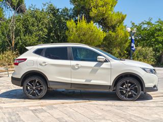 Nissan Qashqai 2017 4X4 BLACK EDITION CAM360-thumb-22