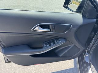 Mercedes-Benz A 160 2016 1.6 URBAN-thumb-6