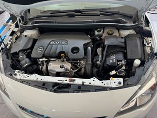 Opel Astra 2016-thumb-3
