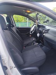 Dacia Duster 2012-thumb-12
