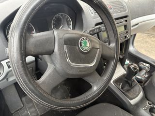 Skoda Octavia 2010 1.2TSI-thumb-4