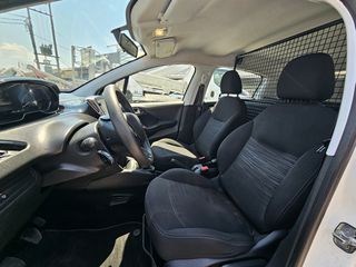Peugeot 208 2018-thumb-11