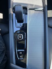 Volvo XC 60 2024 PLUS DARK B4 MHEV DIESEL-thumb-24