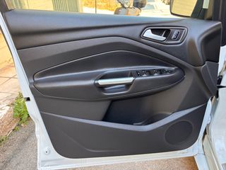 Ford Kuga 2017 1.5 TDCI ST-LINE-thumb-30