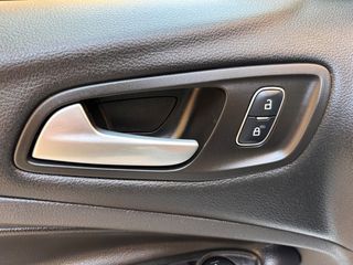 Ford Kuga 2017 1.5 TDCI ST-LINE-thumb-32