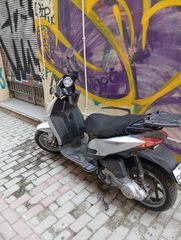 Aprilia Sportcity 50 2015-thumb-4