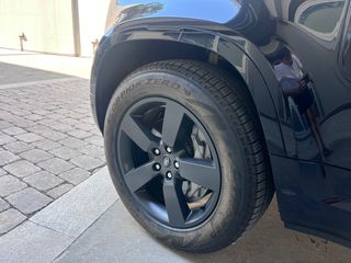 Land Rover Defender 2022 D300 X DYNAMIC HSE-thumb-4