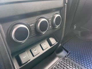 Land Rover Defender 2022 D300 X DYNAMIC HSE-thumb-20