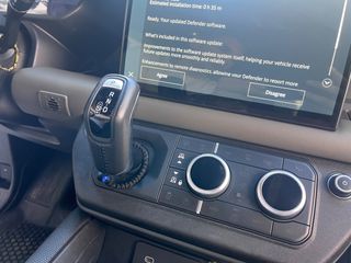 Land Rover Defender 2022 D300 X DYNAMIC HSE-thumb-21