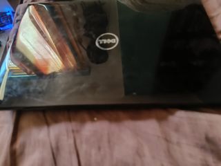 Dell inspirion 15 χωρίς σκληρό δίσκο και φορτιστή δουλεύει άψογα για ανταλλακτικά η και χρηση