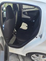 Toyota Aygo 2011-thumb-5