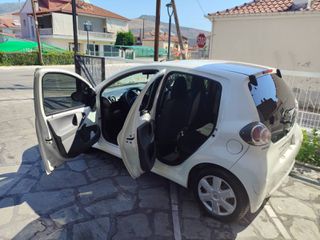 Toyota Aygo 2011-thumb-6