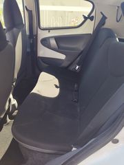Toyota Aygo 2011-thumb-7
