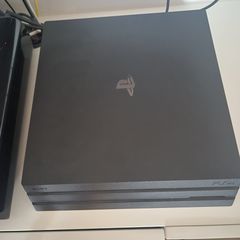 PlayStation 4 Pro 1TB + 2 Γνήσια Χειριστήρια DualShock 4 + 5 Παιχνίδια