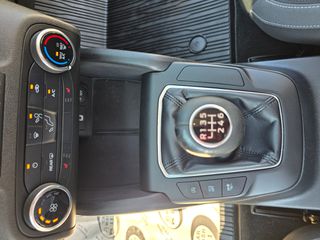 Ford Focus 2020 1.5 TDCI-thumb-35