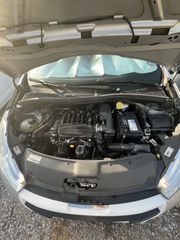 Peugeot 208 2015-thumb-15