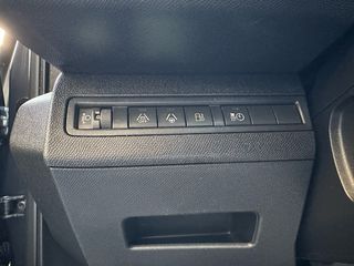 Peugeot 3008 2021-thumb-26