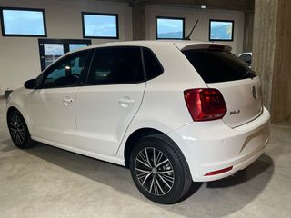 Volkswagen Polo 2017-thumb-7