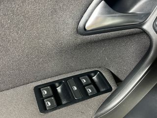 Volkswagen Polo 2017-thumb-21