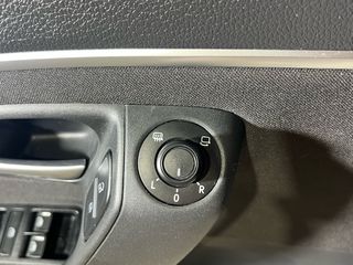 Volkswagen Polo 2017-thumb-23