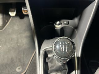 Volkswagen Polo 2017-thumb-28