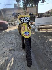 Suzuki RM-Z 250 2016-thumb-1