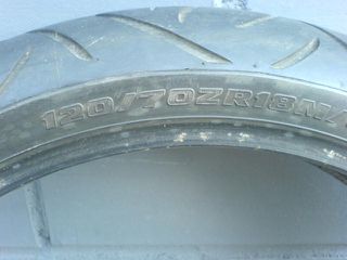 ΕΛΑΣΤΙΚΟ EΜΠΡΟΣ BRIGESTONE 120-70 ZR-18-thumb-1