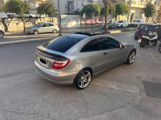 Mercedes-Benz C 180 2005