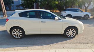 Alfa Romeo Giulietta 2015-thumb-3