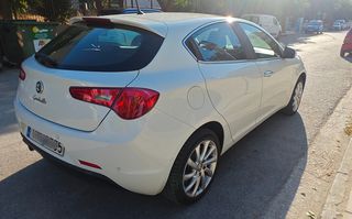 Alfa Romeo Giulietta 2015-thumb-5
