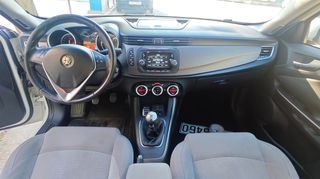 Alfa Romeo Giulietta 2015-thumb-10