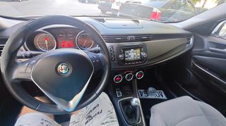 Alfa Romeo Giulietta 2015-thumb-15
