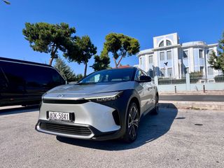 Toyota bZ4X 2022 160 kW AWD-thumb-2