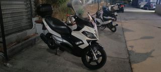 Aprilia SR MAX 300 2012
