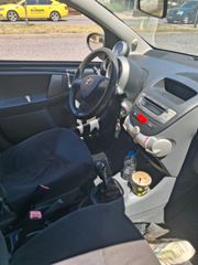 Toyota Aygo 2008-thumb-1