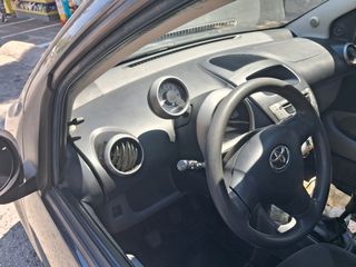 Toyota Aygo 2008-thumb-2