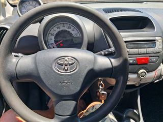 Toyota Aygo 2008-thumb-5