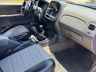 Nissan Navara 2006-thumb-7