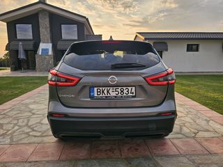 Nissan Qashqai 2018-thumb-4