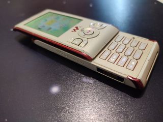 Sony Ericsson W595-thumb-2