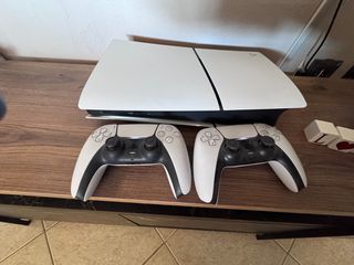 Sony Playstation 5 Slim Digital 825GB με 2 Χειριστήρια