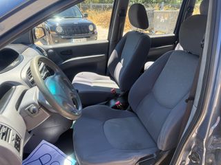 Hyundai Matrix 2005 1.6 GLS-thumb-8