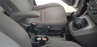 Ford C-Max 2007-thumb-4