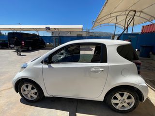 Toyota iQ 2011 Απλή