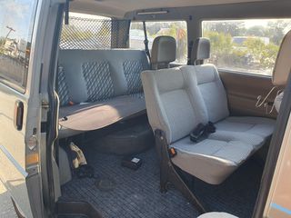 Volkswagen 2002 4 χ 4   Transporter-thumb-2