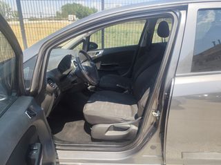 Opel Corsa 2012-thumb-6