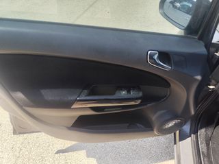 Opel Corsa 2012-thumb-7