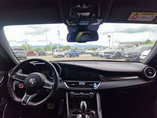Alfa Romeo Giulia 2021 2.9 V6 QUADRIFOGLIO AT8 510PS-thumb-9